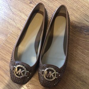 Worn maybe 3-4 times Camel Michael Kors Flats